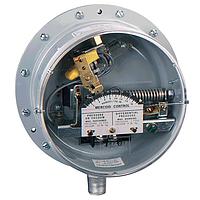 Dwyer PG-7000-153-P2 Gas Pressure Switches for Air/Gases, ± 1% Repeatability, SPST/SPDT Options (Differential, 5 psi, NPT Male and Female, 1/2 in x 1/8 in, None)