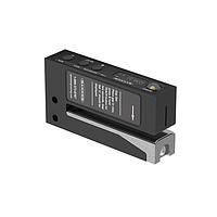 Banner Engineering SLU4-BM-Q7 Photoelectric Sensors SLU4 Series: Ultrasonic Label Sensor; Slot width: 4 mm; Input: 12-30 V dc; Output: Bimodal; 4-pin M8 Integral QD