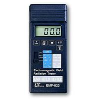 Magnetic field measuring device